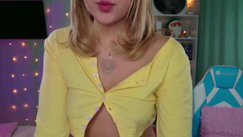 Molly online show from 03-20-26, 04:28