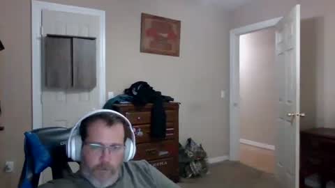 Snapshot of mercer1977 chatting on 10-20-25, 05:46 mercer1977 online show from 10-20-25, 05:46