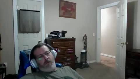 Snapshot of mercer1977 chatting on 11-09-25, 01:31 mercer1977 online show from 11-09-25, 01:31