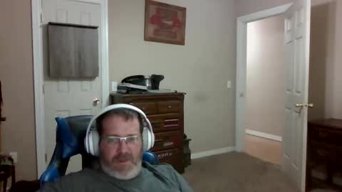 Snapshot of mercer1977 chatting on 11-17-25, 04:13 mercer1977 online show from 11-17-25, 04:13