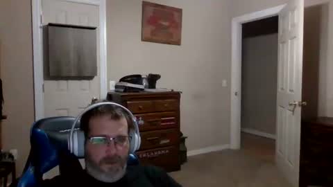 Snapshot of mercer1977 chatting on 11-21-25, 11:31 mercer1977 online show from 11-21-25, 11:31