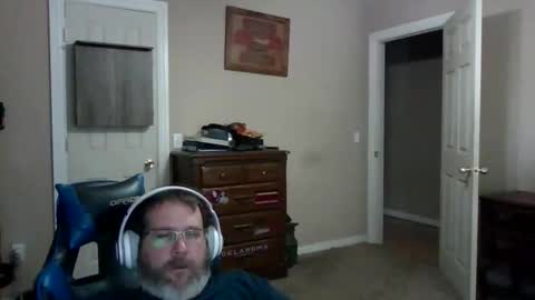 Snapshot of mercer1977 chatting on 01-05-26, 05:27 mercer1977 online show from 01-05-26, 05:27