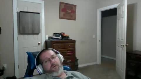 Snapshot of mercer1977 chatting on 01-10-26, 02:19 mercer1977 online show from 01-10-26, 02:19