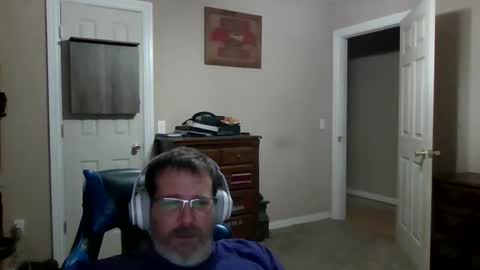 Snapshot of mercer1977 chatting on 03-04-26, 04:35 mercer1977 online show from 03-04-26, 04:35