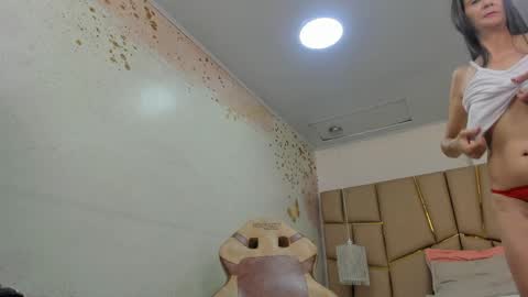 Snapshot of meredith_huntt chatting on 04-04-26, 11:29 Meredith Huntt online show from 04-04-26, 11:29