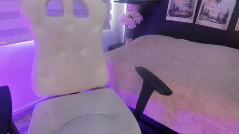 meredith_spencer online show from 10-01-25, 01:17