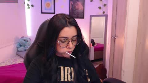 Snapshot of merilynwhithe_ chatting on 10-07-25, 07:11 Merilyn online show from 10-07-25, 07:11