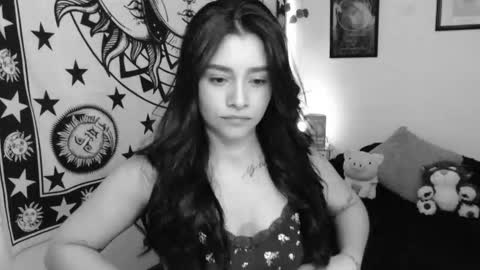 Snapshot of merilynwhithe_ chatting on 10-28-25, 10:12 Merilyn online show from 10-28-25, 10:12