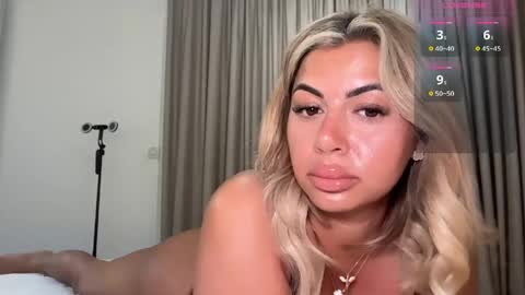 Snapshot of meryanne_hot chatting on 03-27-26, 10:20 Meryanne hot online show from 03-27-26, 10:20