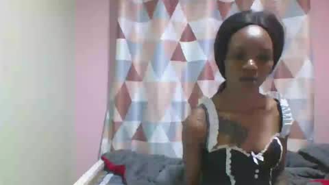 Snapshot of messyluna chatting on 07-11-26, 06:43 meggy and bree online show from 07-11-26, 06:43