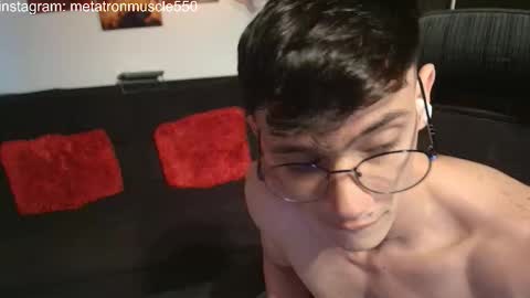 Snapshot of metatron_muscle chatting on 01-31-26, 07:11 Dany online show from 01-31-26, 07:11