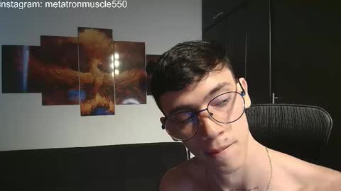 Snapshot of metatron_muscle chatting on 03-16-26, 04:33 Dany online show from 03-16-26, 04:33