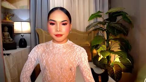 Snapshot of metawinathan chatting on 11-24-25, 03:06 myka online show from 11-24-25, 03:06