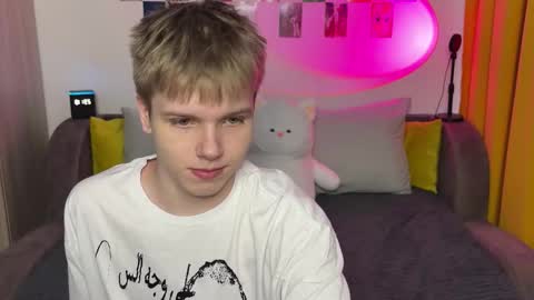 Snapshot of metratok chatting on 03-04-26, 08:04 Arthur online show from 03-04-26, 08:04