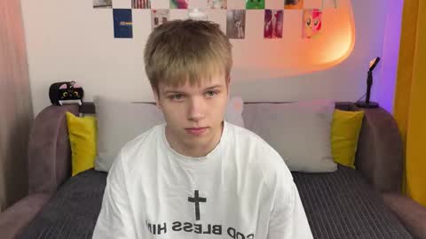 Snapshot of metratok chatting on 03-16-26, 07:34 Arthur online show from 03-16-26, 07:34