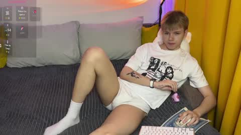 Snapshot of metratok chatting on 03-25-26, 06:36 Arthur online show from 03-25-26, 06:36