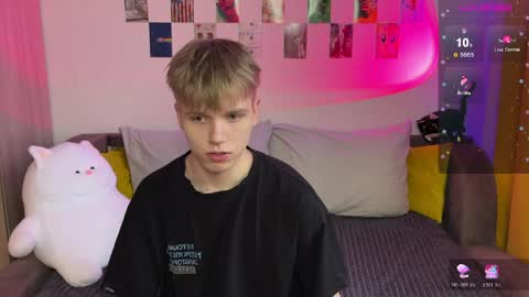 Snapshot of metratok chatting on 04-03-26, 03:54 Arthur online show from 04-03-26, 03:54