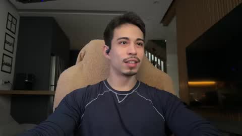 Snapshot of mettew22cm chatting on 06-25-26, 12:31 mettew22cm online show from 06-25-26, 12:31