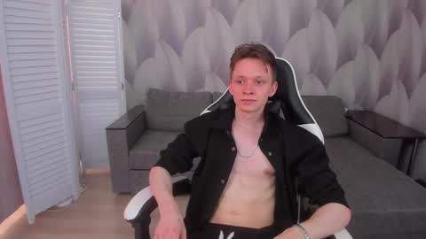 Snapshot of meverik_oushen chatting on 04-12-26, 01:16 MEVERIK OUSHEN online show from 04-12-26, 01:16