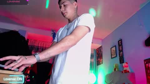 Snapshot of mexican_cum chatting on 10-10-25, 03:38 Jhon online show from 10-10-25, 03:38