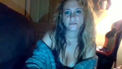 Snapshot of mezzy69 chatting on 04-06-26, 08:15 mezzy69 online show from 04-06-26, 08:15