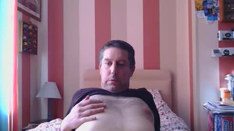 Snapshot of mhunk123 chatting on 09-28-25, 03:17 mhunk123 online show from 09-28-25, 03:17