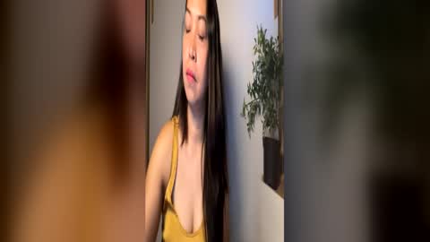 Snapshot of mi_love00 chatting on 06-17-26, 08:28 mi_love00 online show from 06-17-26, 08:28