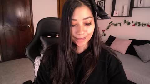 Snapshot of mia_112022 chatting on 10-07-25, 02:03 Mia zoe online show from 10-07-25, 02:03