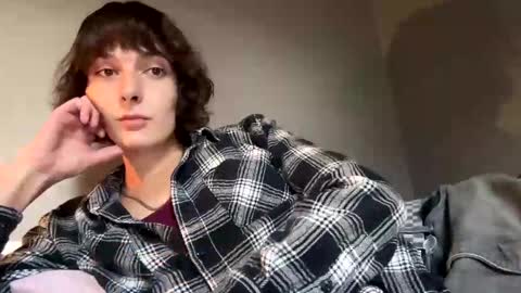 Snapshot of mia_177 chatting on 11-02-25, 08:44 mia_177 online show from 11-02-25, 08:44