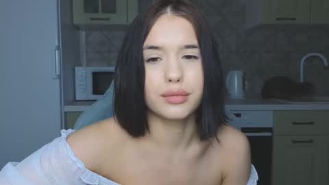 Mia online show from 02-27-25, 12:54