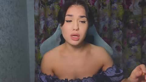 Snapshot of mia___lunaa chatting on 11-08-25, 07:56 Mia online show from 11-08-25, 07:56