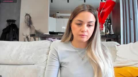 Snapshot of mia___mur chatting on 05-19-26, 03:13 Mia online show from 05-19-26, 03:13