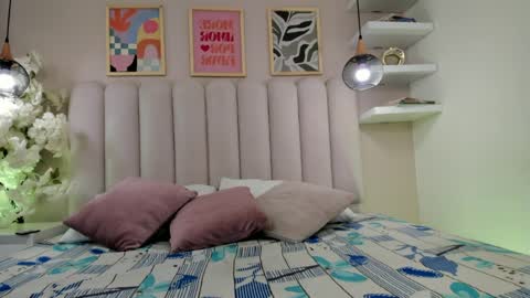 mia__bailey_ online show from 04-02-26, 03:04