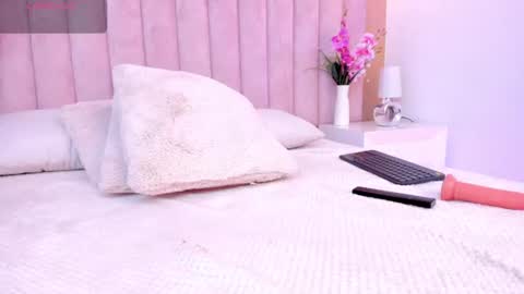 mia__bailey_ online show from 07-21-26, 09:06