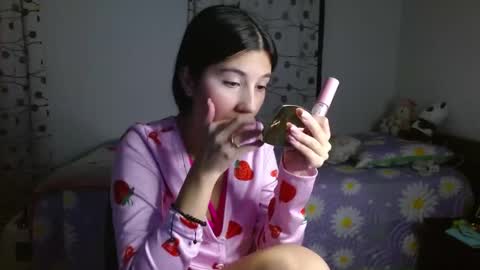 Mia online show from 03-04-25, 11:32