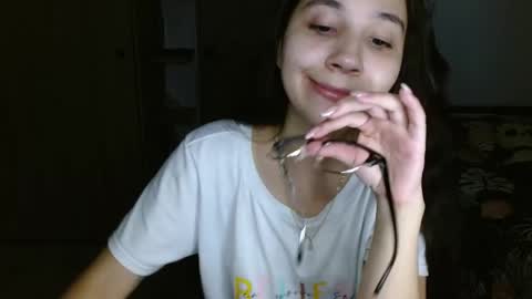 Mia online show from 05-07-26, 04:51