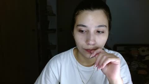 Mia online show from 05-12-26, 03:03