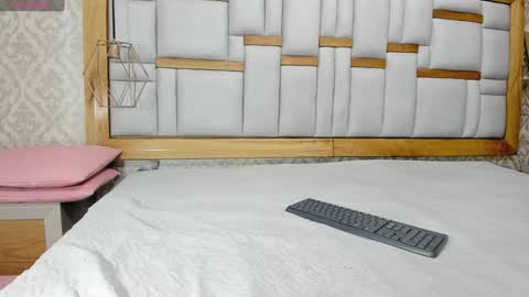 mia__megan online show from 01-24-25, 11:48