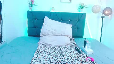 Snapshot of mia__xx1 chatting on 05-17-26, 04:43 C A L L M E M I A online show from 05-17-26, 04:43