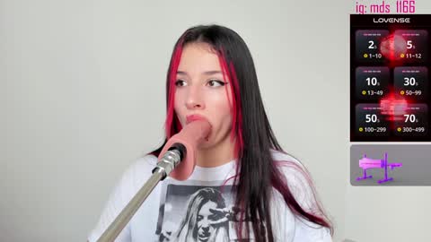 Snapshot of mia_adams66 chatting on 12-01-24, 07:36 Mia adams online show from 12-01-24, 07:36