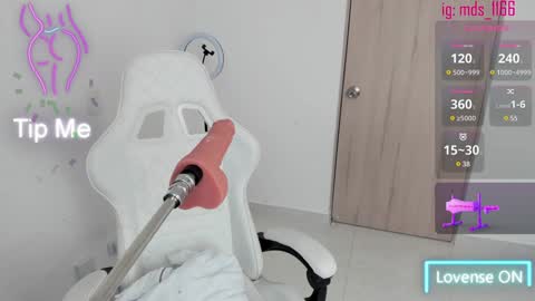 Snapshot of mia_adams66 chatting on 01-28-25, 09:08 Mia adams online show from 01-28-25, 09:08