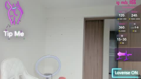 Snapshot of mia_adams66 chatting on 02-08-25, 09:36 Mia adams online show from 02-08-25, 09:36