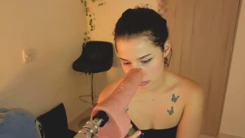 Snapshot of mia_adams66 chatting on 10-08-25, 02:42 Mia adams online show from 10-08-25, 02:42