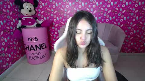 Mia  online show from 03-09-25, 07:23