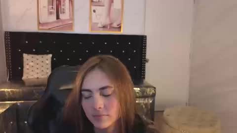 Mia  online show from 09-10-25, 09:59