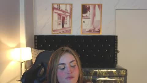 Mia  online show from 09-15-25, 08:53