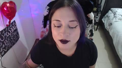 mia online show from 02-12-25, 09:01