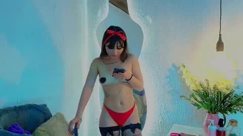 Mia online show from 11-04-25, 05:50