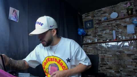 Snapshot of mia_and_vincentt chatting on 09-28-25, 04:18 Mia and vincentt model indepent online show from 09-28-25, 04:18