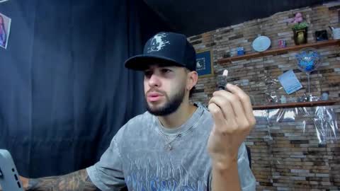 Snapshot of mia_and_vincentt chatting on 10-11-25, 04:01 Mia and vincentt model indepent online show from 10-11-25, 04:01